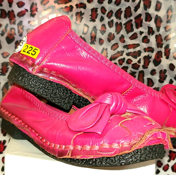 Woman's Mocasines - Picture 5 of 10